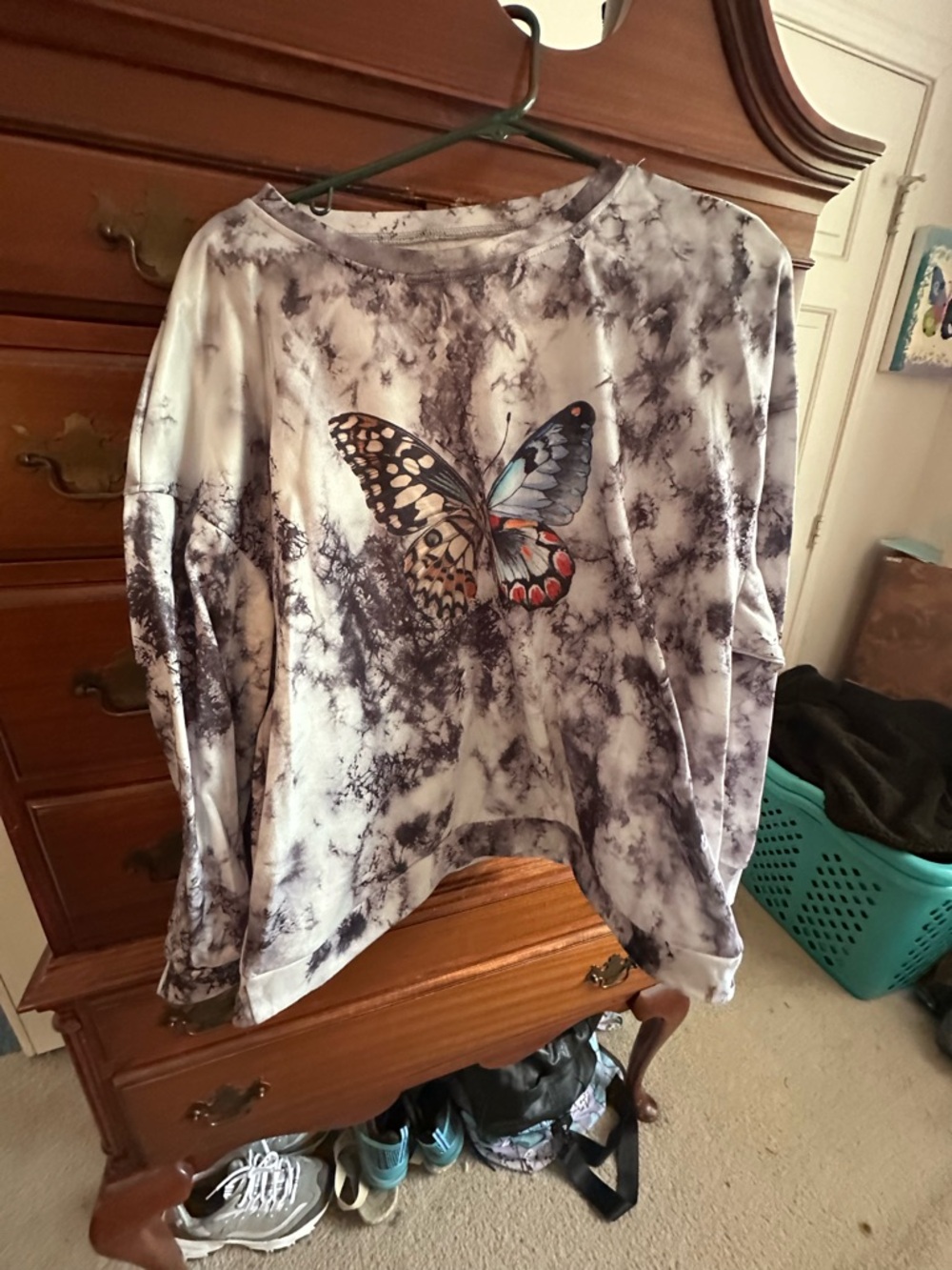 Tie-Dye Butterfly Long Sleeve Top - White/Gray